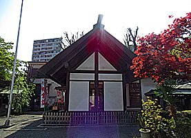 母智丘神社拝殿左側面