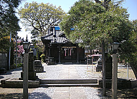 六月八幡神社拝殿遠景