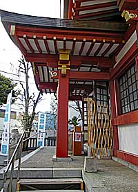 東向島長浦神社拝殿向拝左側面