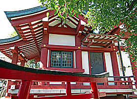 葛飾中原八幡神社拝殿左側面
