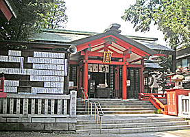 中丸熊野神社拝殿右より