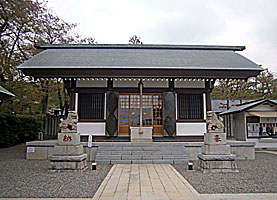 成瀬杉山神社拝殿正面