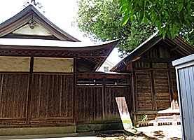 西田杉山神社社殿全景左側面