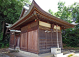 西田杉山神社拝殿近景右より