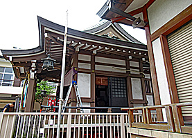 大森谷戸三輪神社拝殿左側面