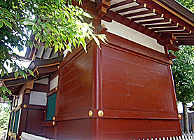 女塚神社本殿左背面