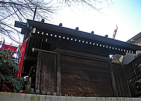 本郷櫻木神社本殿左背面