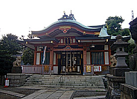 鮫洲八幡神社拝殿左より