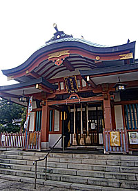 鮫洲八幡神社拝殿向拝左より