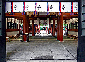 赤坂八坂神社拝殿入口