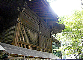 四合稲荷神社拝殿左側面