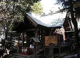 下谷三島神社拝殿左より