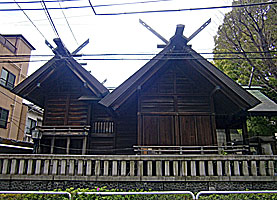 下谷三島神社社殿右側面