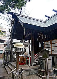 下谷三島神社拝殿左側面