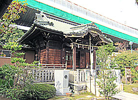 隅田川神社拝殿近景右より