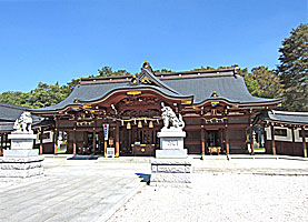 立川諏訪神社拝殿左より