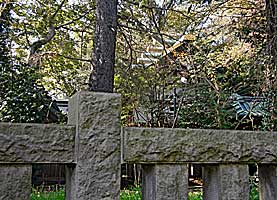 高松八幡神社本殿遠景左より