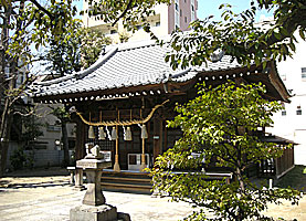 竹塚神社拝殿左より