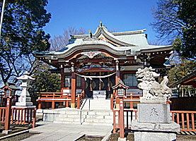 鶴間熊野神社拝殿左より