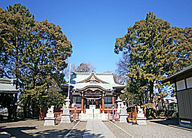 鶴間熊野神社拝殿遠景