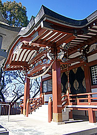 鶴間熊野神社拝殿向拝左より