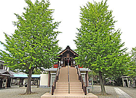 宇喜田稲荷神社拝殿遠景
