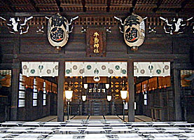 牛嶋神社拝殿内部