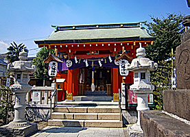 矢口東八幡神社拝殿左より