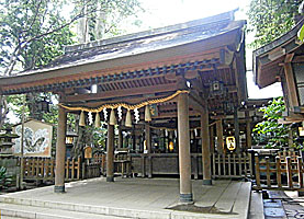 駒木諏訪神社拝殿近景右より