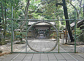 駒木諏訪神社拝殿より神門を振り返る