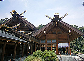 野田櫻木神社幣殿・拝殿右側面