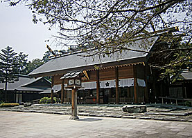野田櫻木神社拝殿近景左より