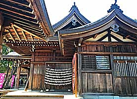 藤嶋神社拝殿左側面