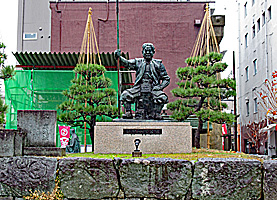 柴田神社御祭神像