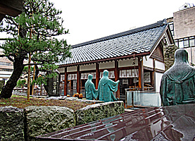 柴田神社拝殿左より