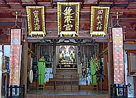 筑紫神社拝殿内部