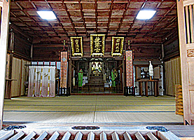 筑紫神社拝殿内部