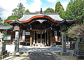 筑紫神社拝殿正面