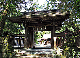 筑紫神社神門左より