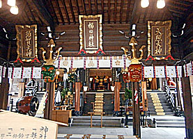 櫛田神社拝殿内部