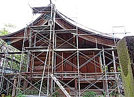 柳川三柱神社本殿右側面