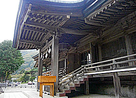 函館八幡宮拝殿向拝左側面