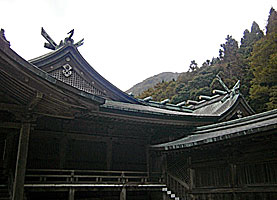 函館八幡宮社殿左側面