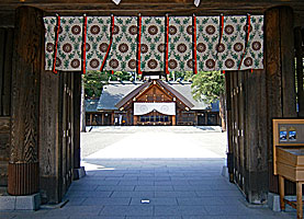 北海道神宮神門入口