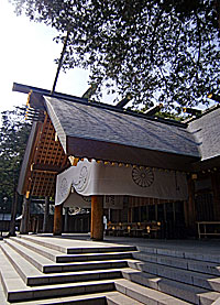 北海道神宮拝殿向拝左側面
