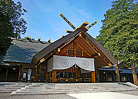 北海道神宮拝殿右より