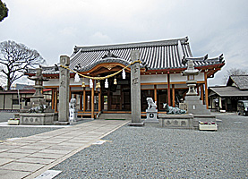 英賀神社拝殿左より