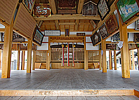 英賀神社拝殿内部