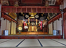 英賀神社幣殿内部