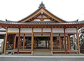 英賀神社拝殿左側面